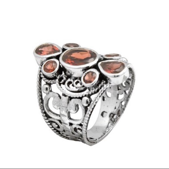 Sterling and Garnet Ring - Picture 3 of 5